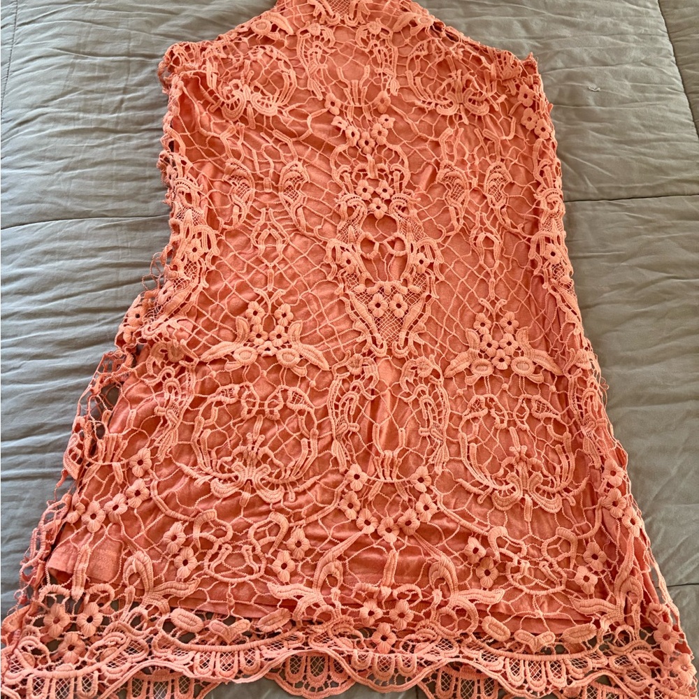 Used Acemi Coral Lace Mini Dress There is no damage.